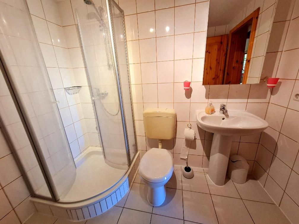 Apartament Alte Und Neue Buednerei Groß Zicker Zewnętrze zdjęcie